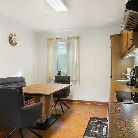 Dora דירה מדבאך