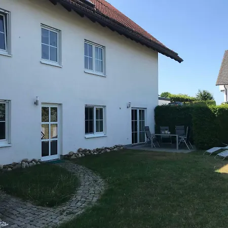 Dora Apartment *